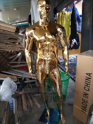 Male Gold Mannequin With Face