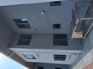 3bdrm Block of Flats in Behind Lagoon, Ikeja for rent