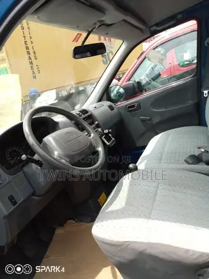 Toyota HiAce 2006