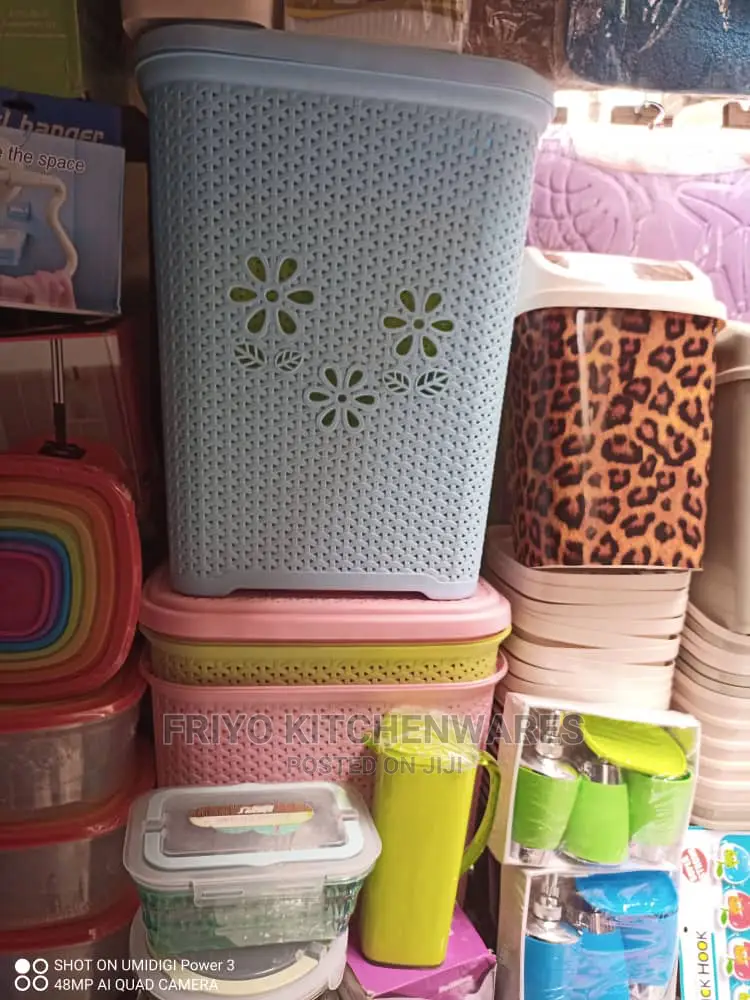 Plastic Laundry Basket With Cover