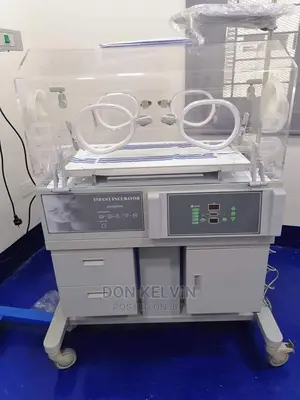 Baby Incubator With Drawer