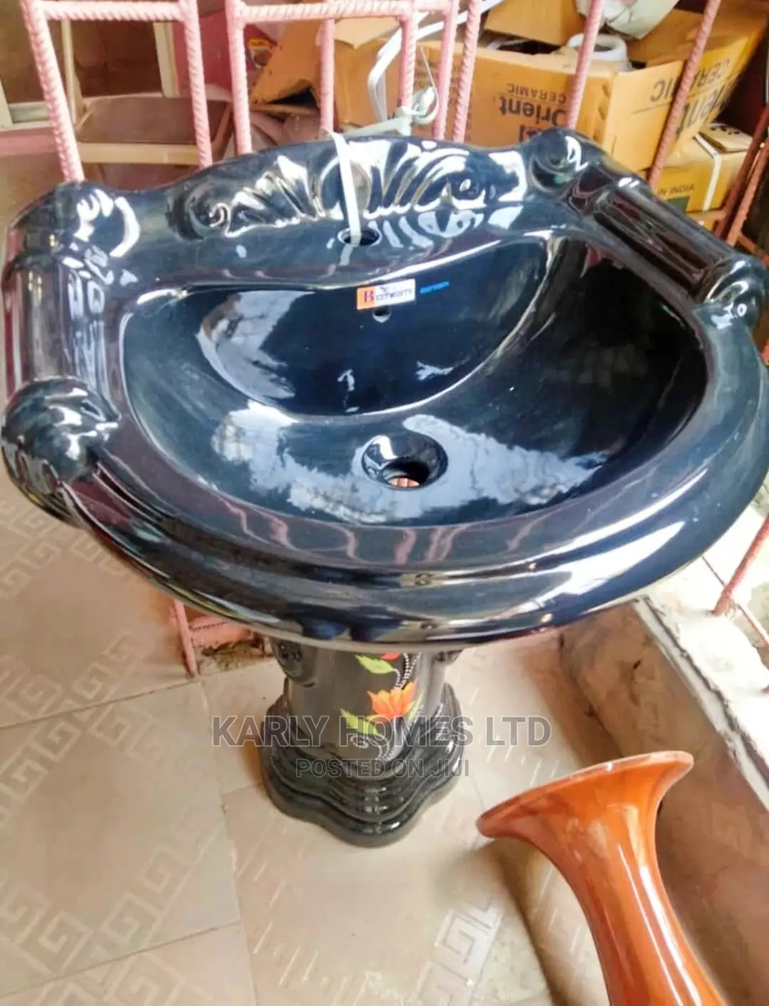 Executive Imported Black Basin With Pedestal