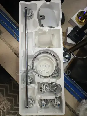 UN Crystal Bathroom Accessories