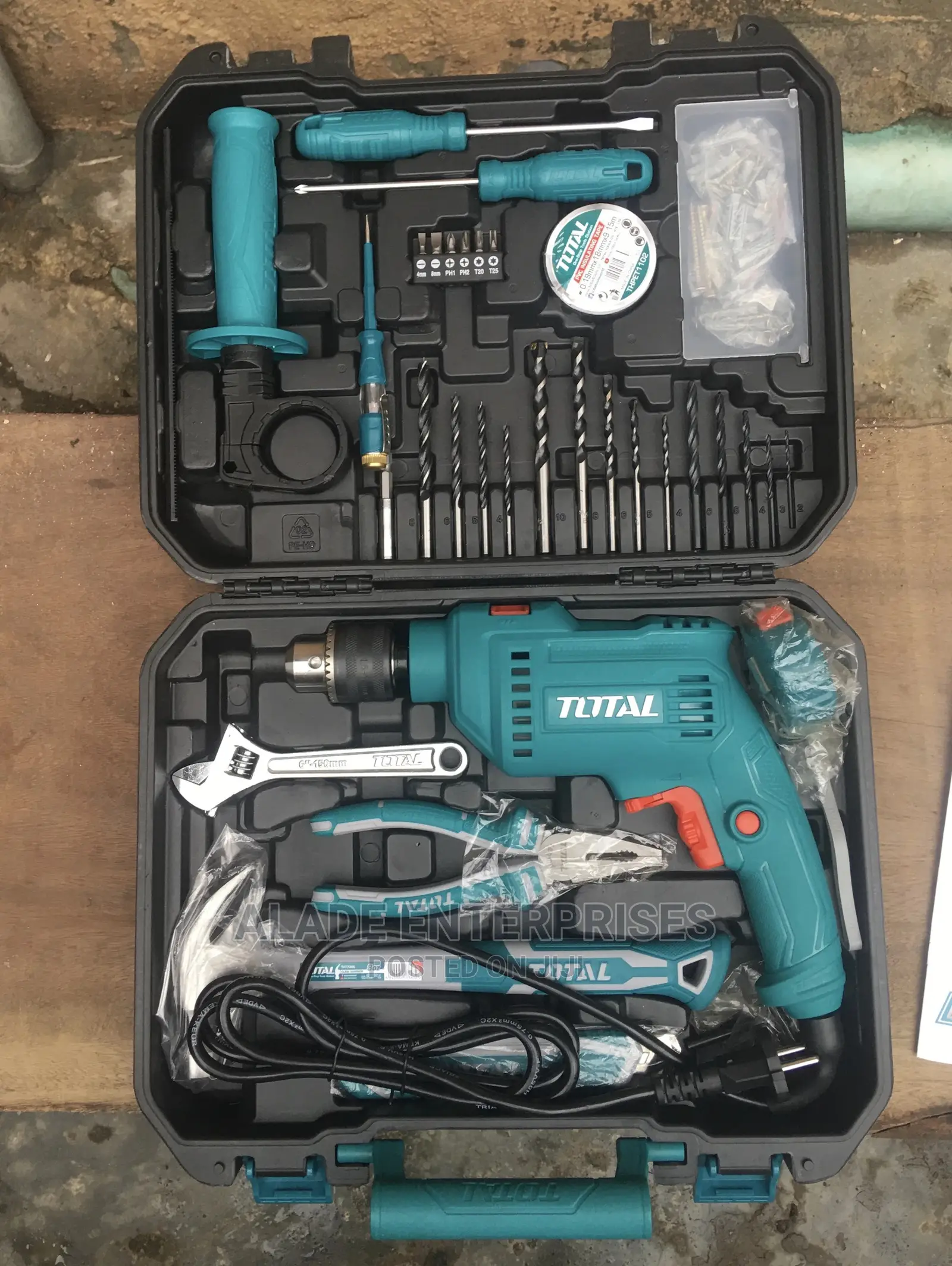 111pcs Complete Total Tools Set With 13mm Drill Machine