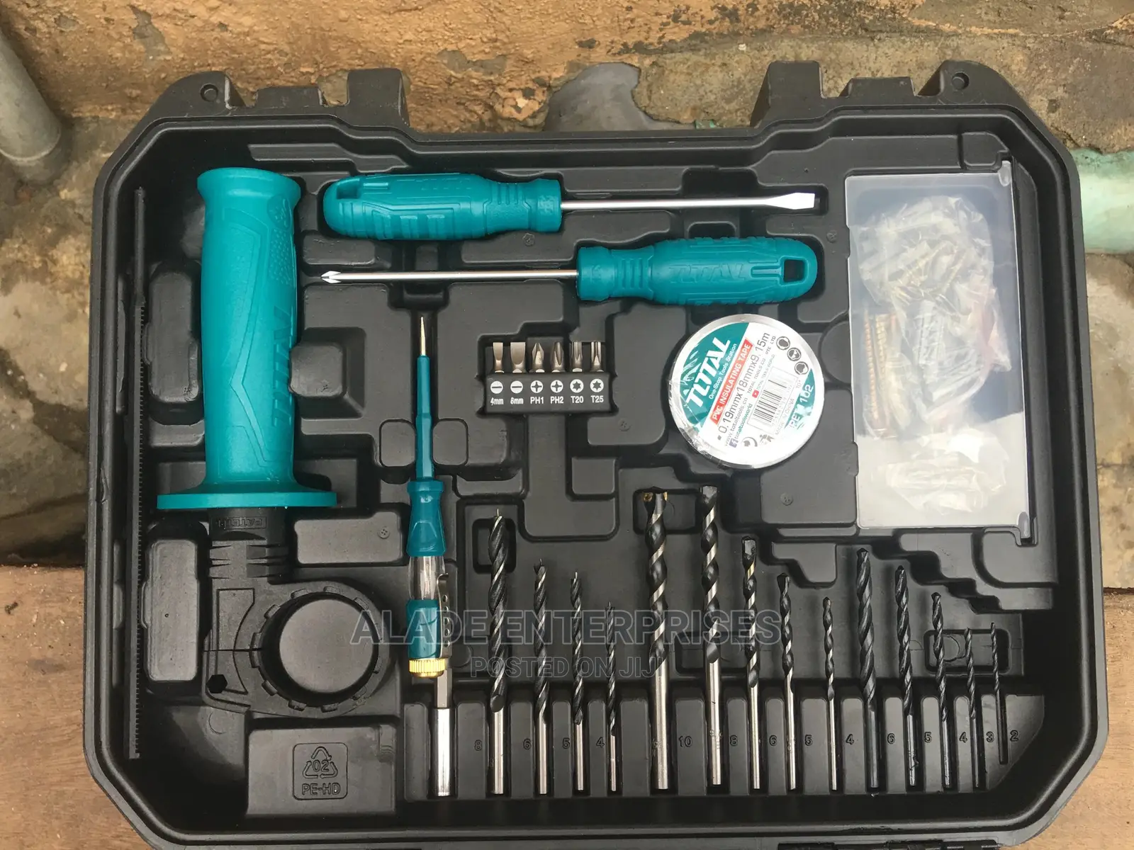 111pcs Complete Total Tools Set With 13mm Drill Machine