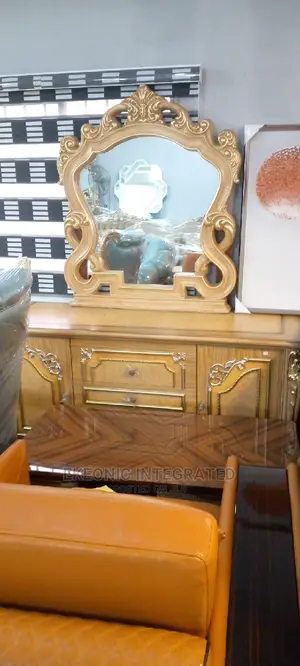 Royal Dressing Mirror Council