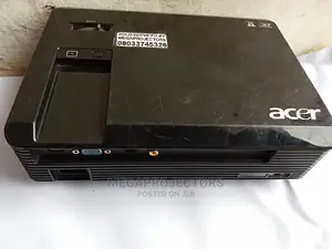 Highly Unique Fairly Used Acer DSV0817 Projector
