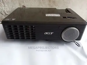 Highly Unique Fairly Used Acer DSV0817 Projector