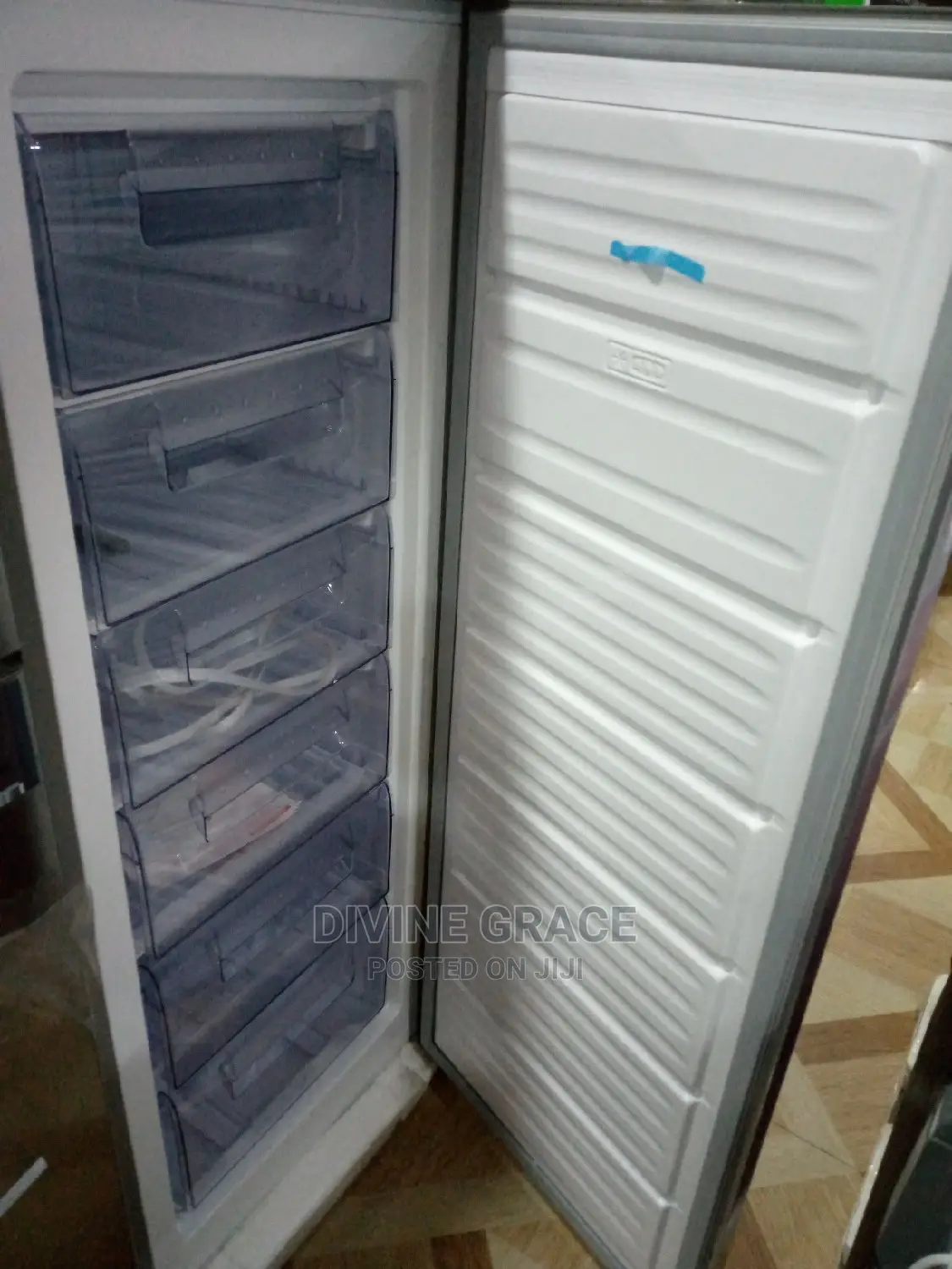 NX-262 Refrigerator