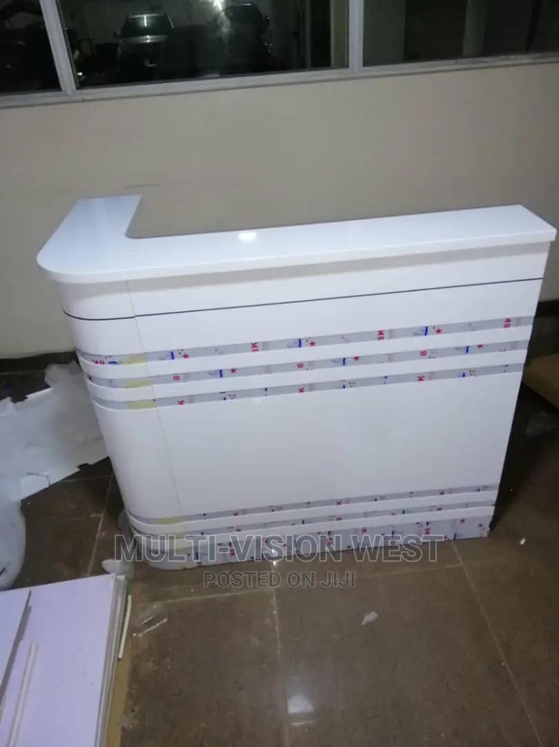 Smart Receptionist Table