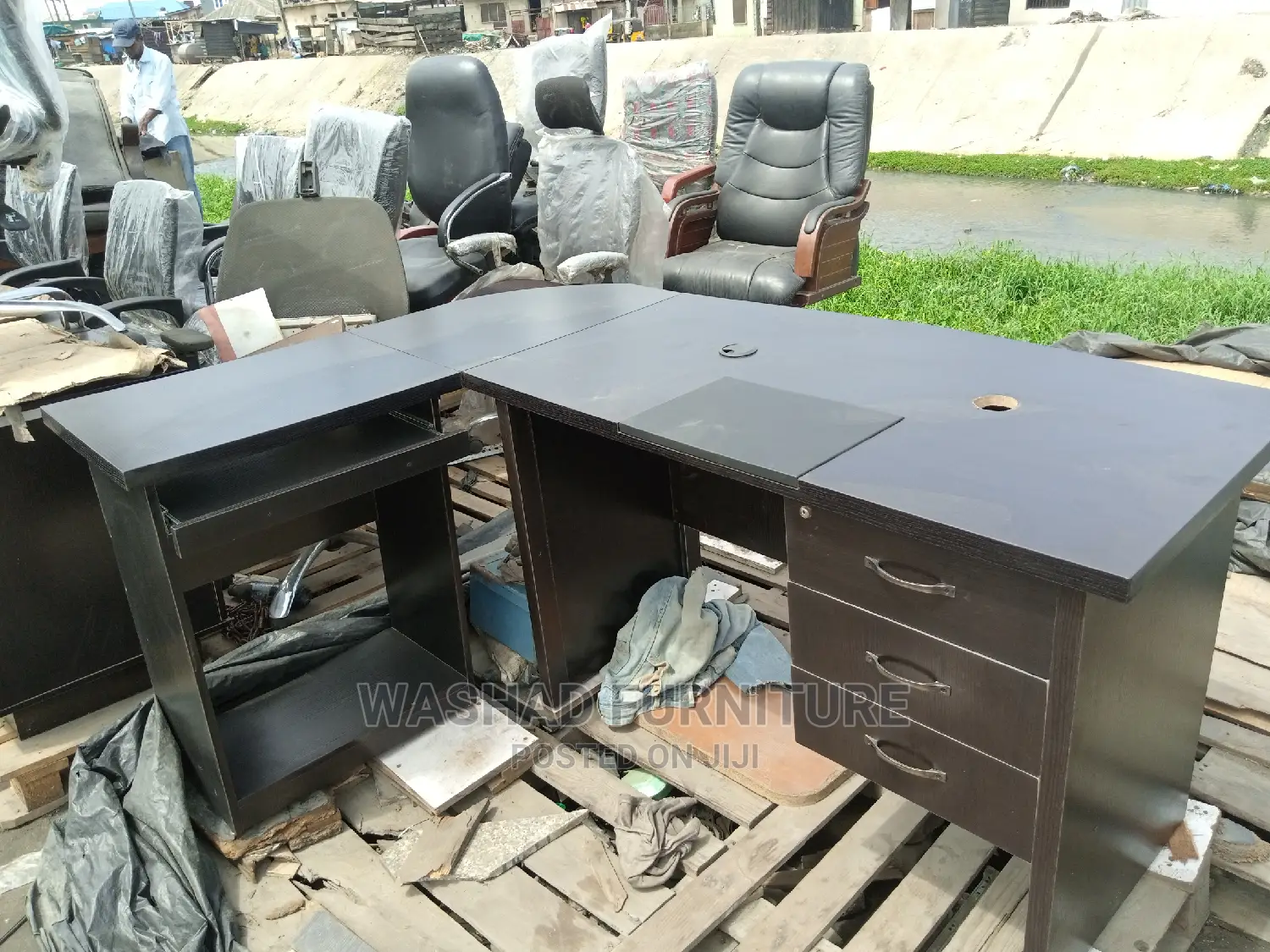 Corner Office Table