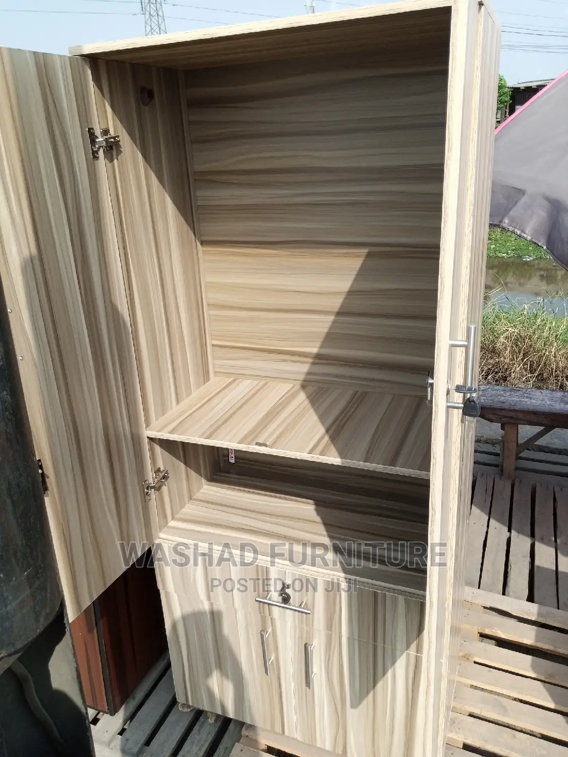Three Feet Wardrobe
