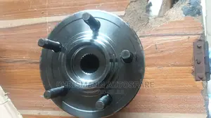 Front Hub Ford Explorer 2003 2004 2005 2006 2007 2008 2010