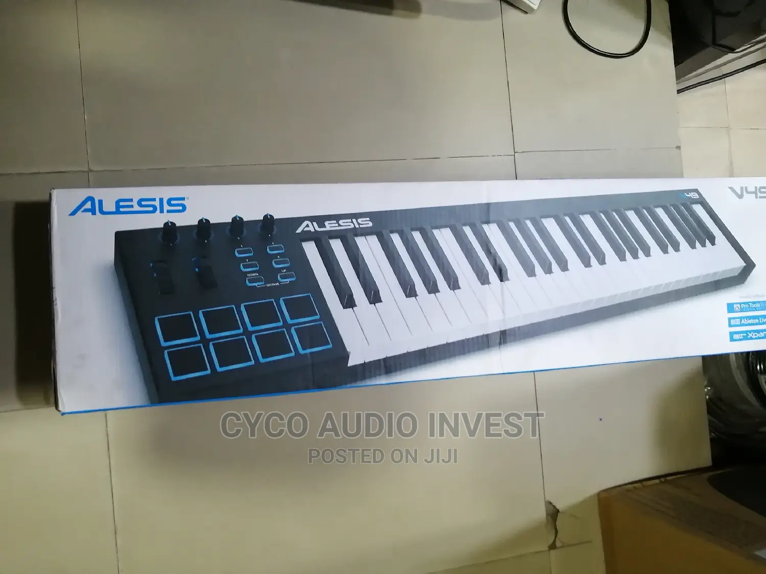 Original Alesis V49 Studio Keyboard
