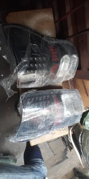 Tail Lights for Toyota Tundra 2010 Yahoo Model