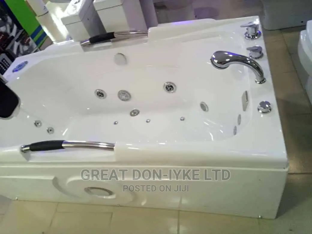 Jacuzzi Bathtub