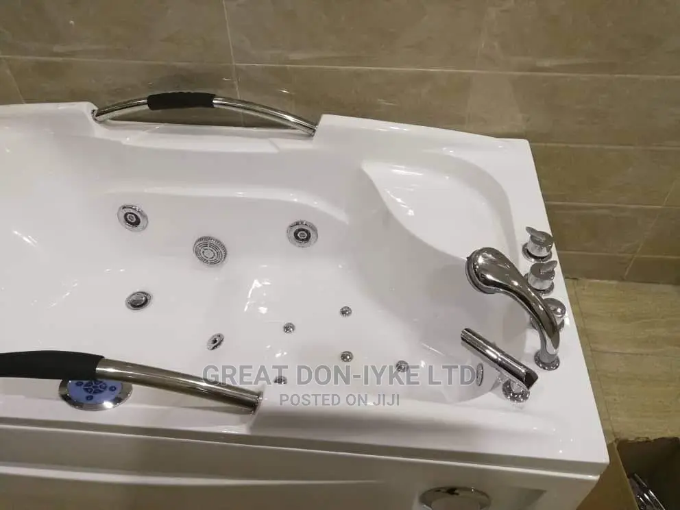 Jacuzzi Bathtub