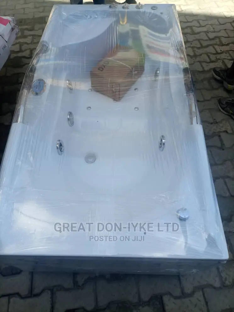 Jacuzzi Bathtub