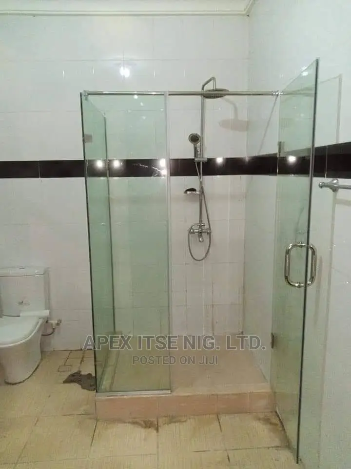Lx Shower Cubicles
