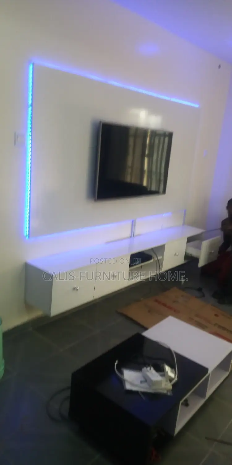 8ft X 8ft TV Stand