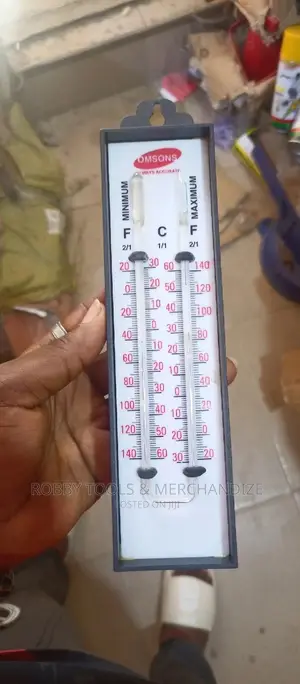 Maximum And Minimum Thermometer With Permanent Magnet