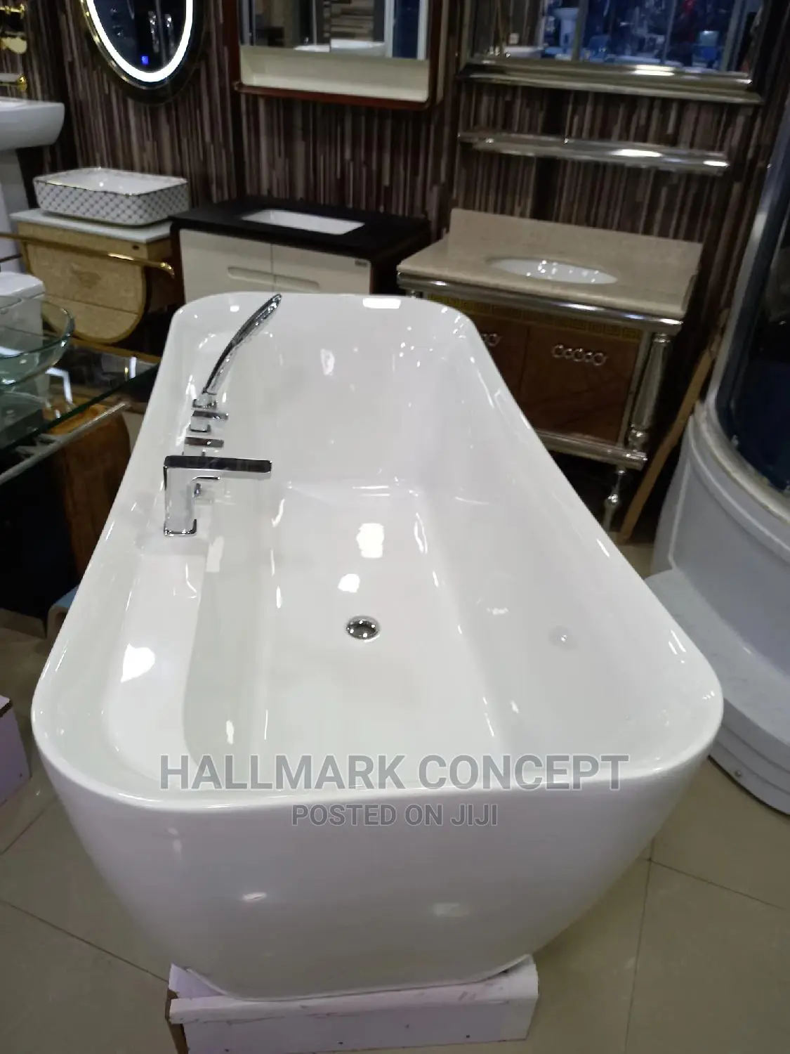 Executive Bath Tub With Mixers