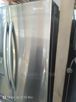 Clean Samsung Side by Side Fridge +Ice Water Dispenser