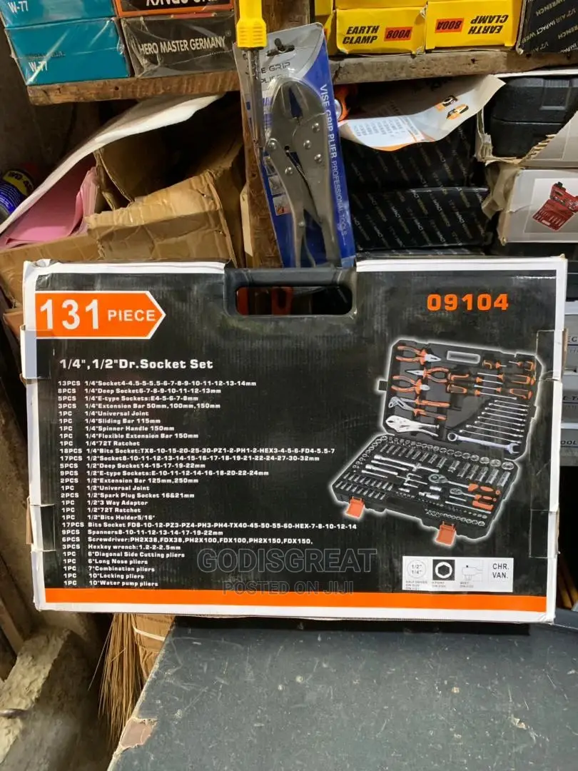 Set of Spanners With Sockets