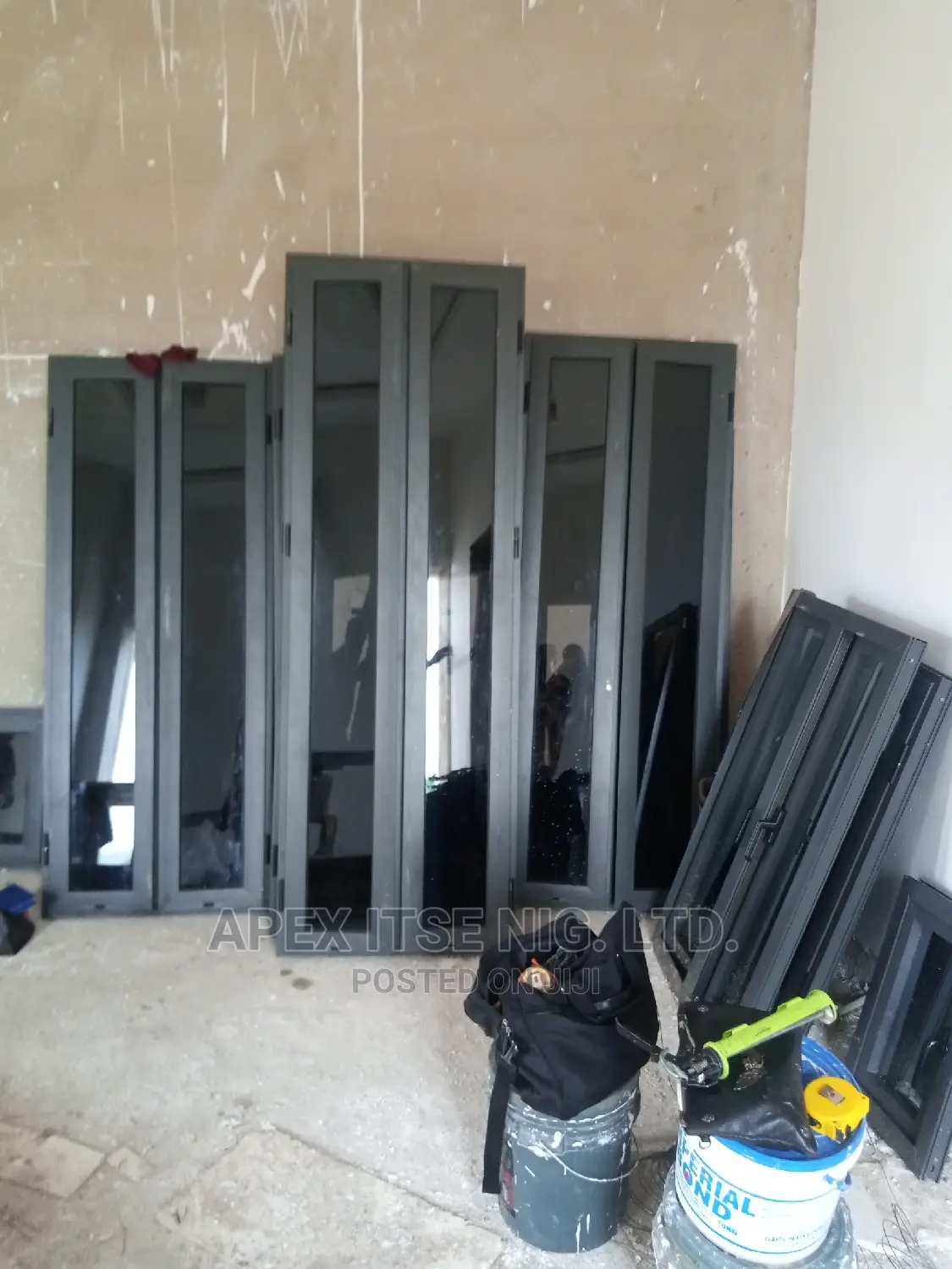 EBM Double Lock Handle Window
