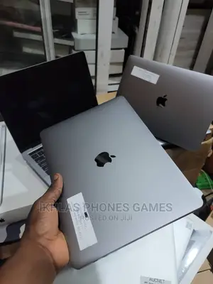 Laptop Apple MacBook Pro 8GB Intel Core I5 512GB