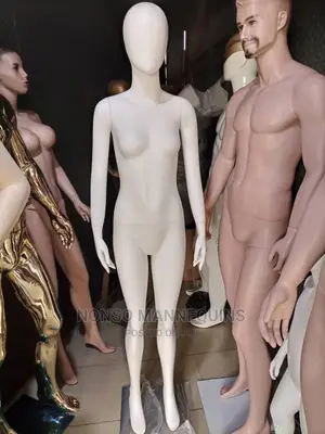 White Fibre Faceless Female Display MANNEQUIN