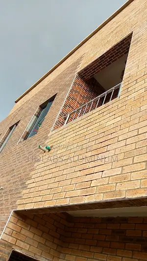 Hand Raining
