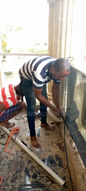 Hand Raining