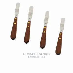 Metal Spatula (Wooden Handle)