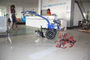7.5hp Mini Tiller With Ridger and Tilling Blade