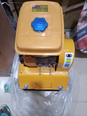 Robin C-90 Petrol Vibrator Compactor Machine