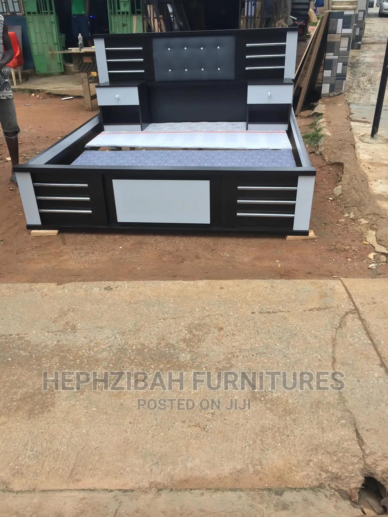 6 X 6 Bed Frame With 2 Side Drawers