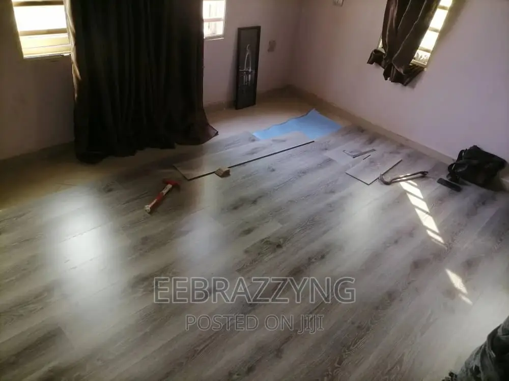 Laminated Wooden Floor / SPC Floors