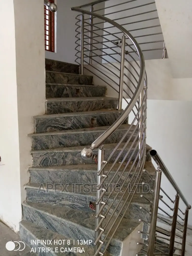 8-Lining Spiral Railings