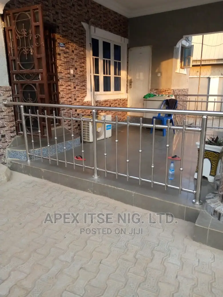 I-I Vertical Railings