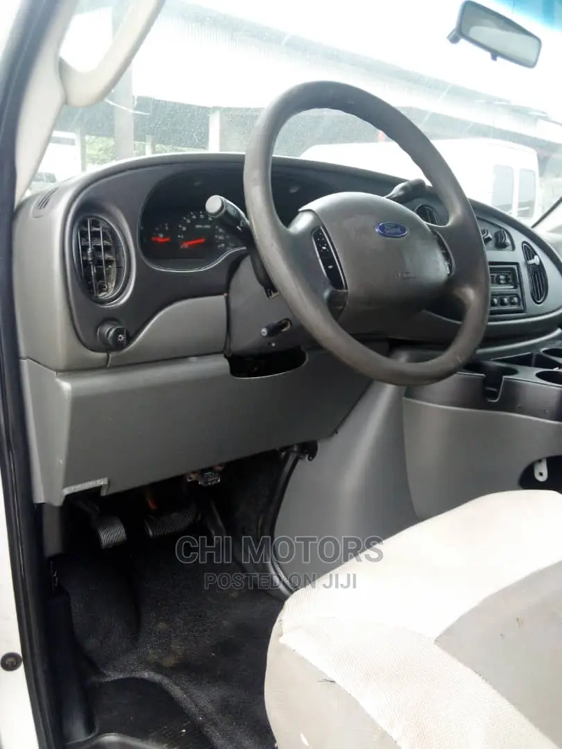 Ford E350 2006 Silver