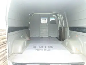 Ford E350 2006 Silver