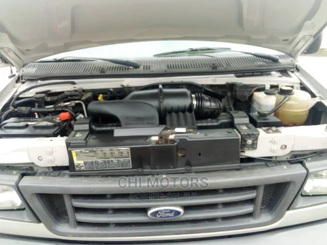 Ford E350 2006 Silver