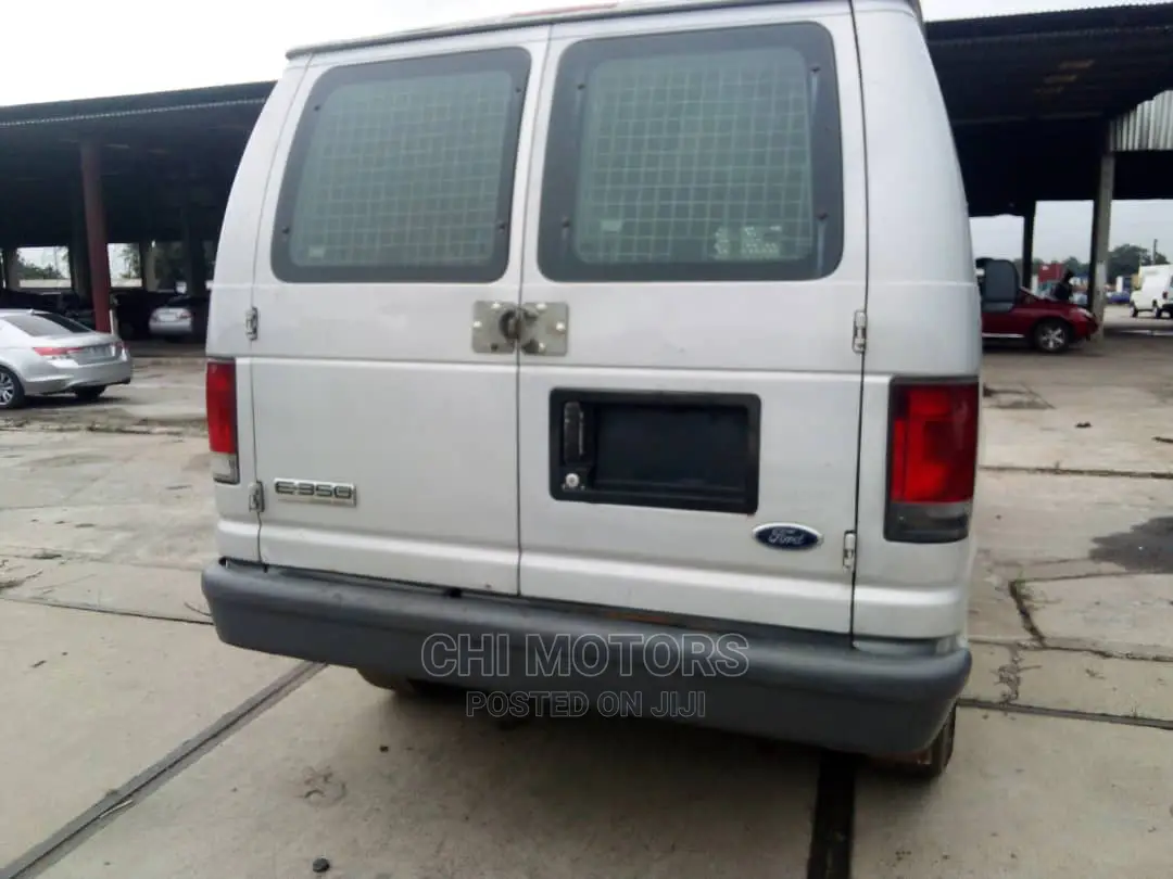 Ford E350 2006 Silver