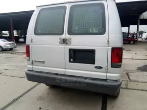 Ford E350 2006 Silver