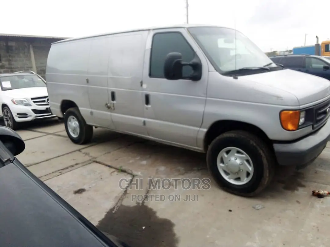 Ford E350 2006 Silver