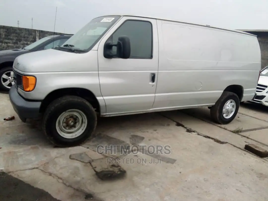 Ford E350 2006 Silver