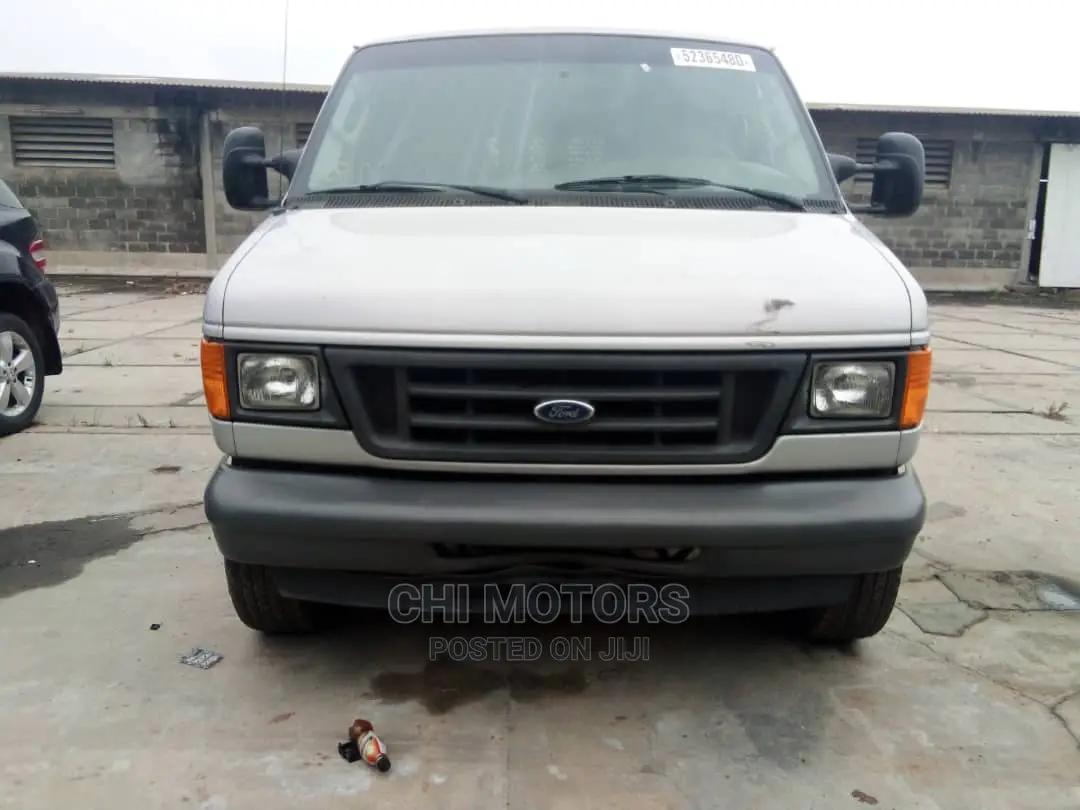 Ford E350 2006 Silver