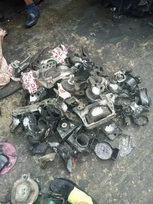 Toyota/Lexus Engine Seat