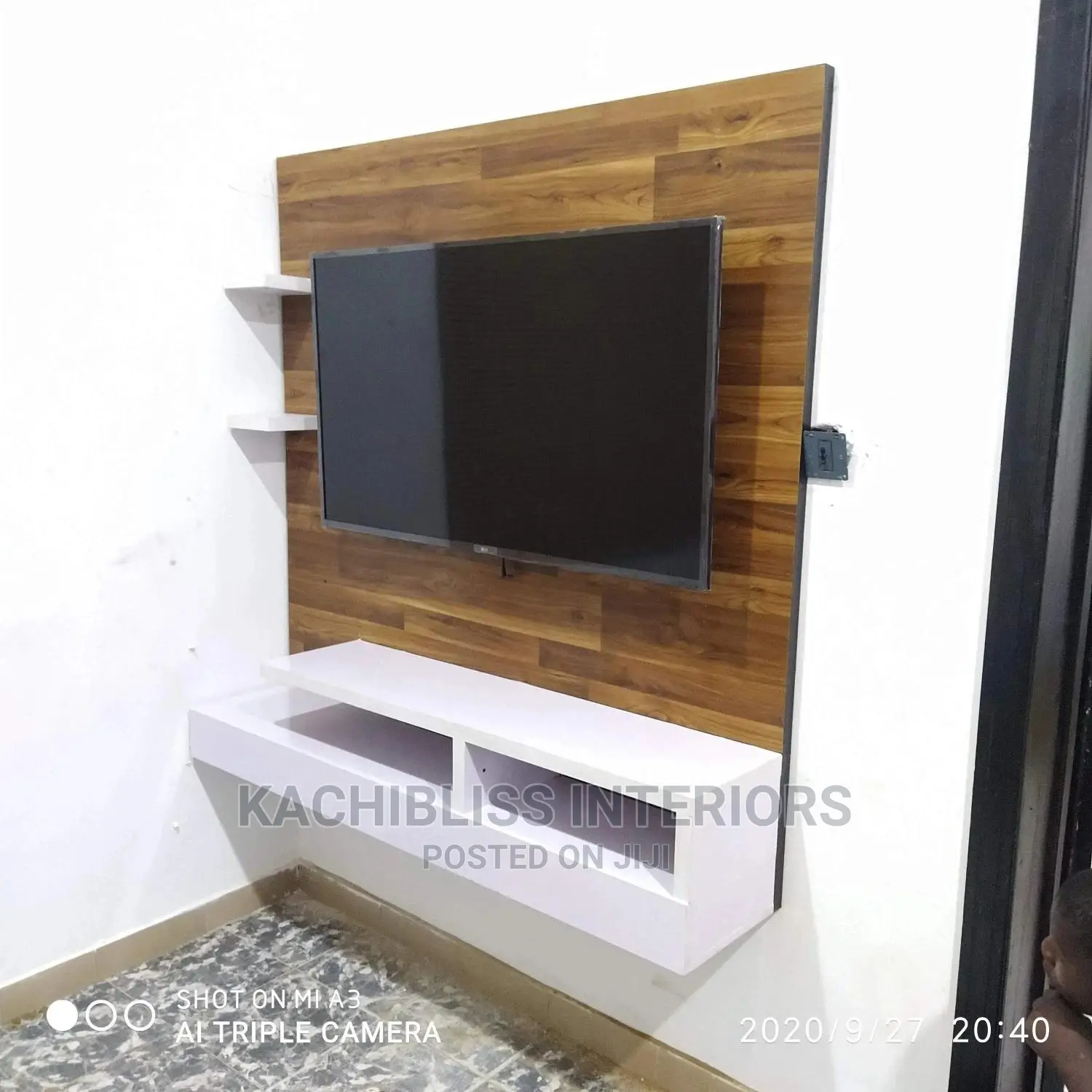 Floating Console